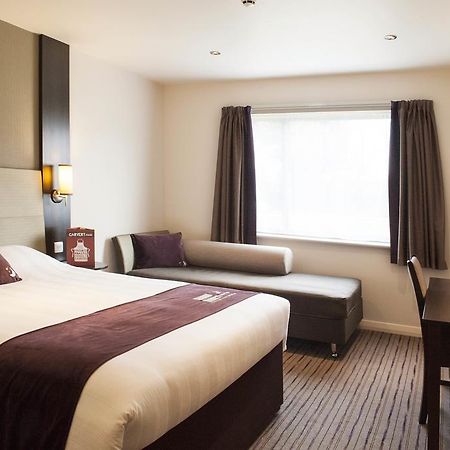 Premier Inn London Бекслихийт Екстериор снимка