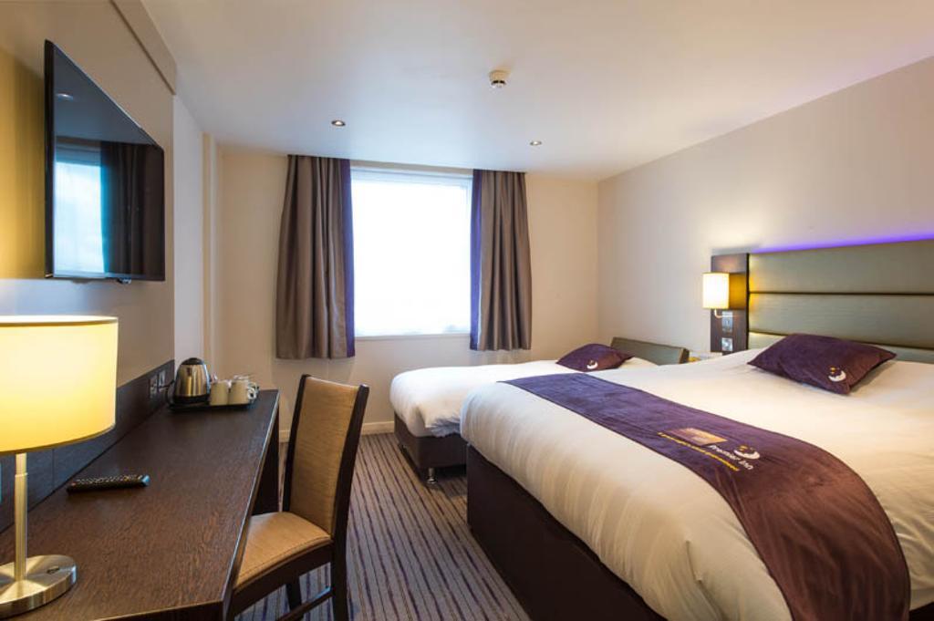 Premier Inn London Бекслихийт Екстериор снимка