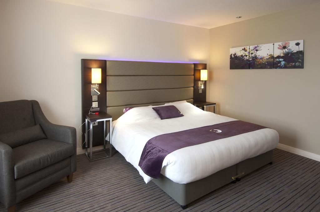 Premier Inn London Бекслихийт Екстериор снимка