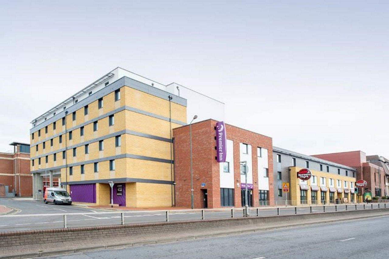 Premier Inn London Бекслихийт Екстериор снимка