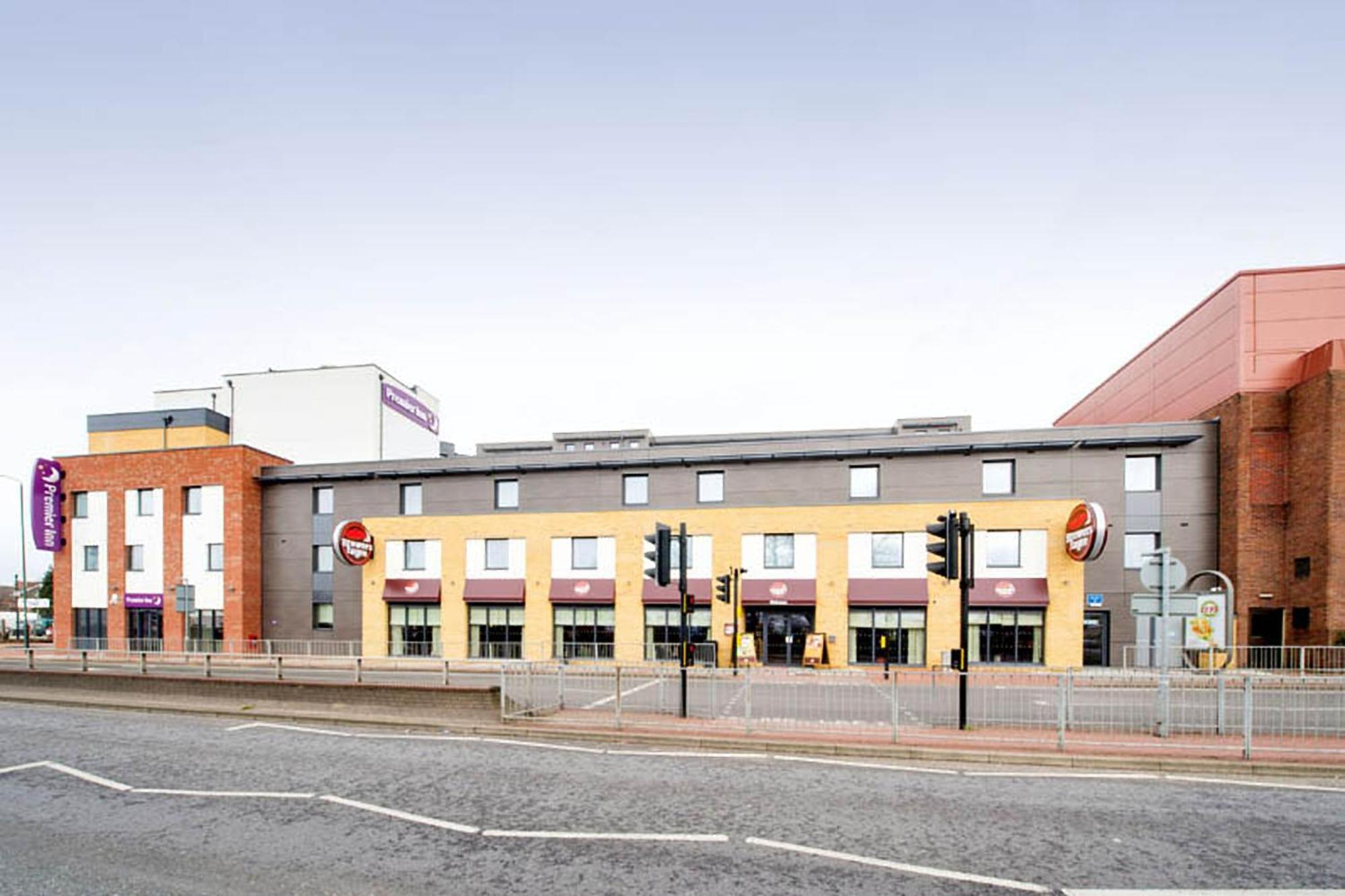 Premier Inn London Бекслихийт Екстериор снимка