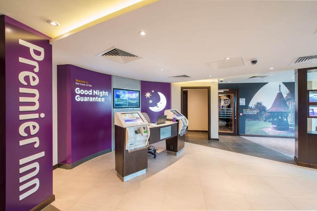 Premier Inn London Бекслихийт Екстериор снимка